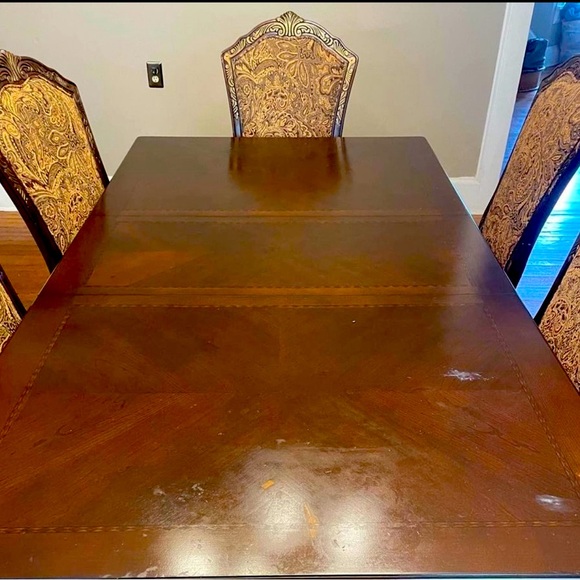 Renaissance dining furniture set - Picture 4 of 8